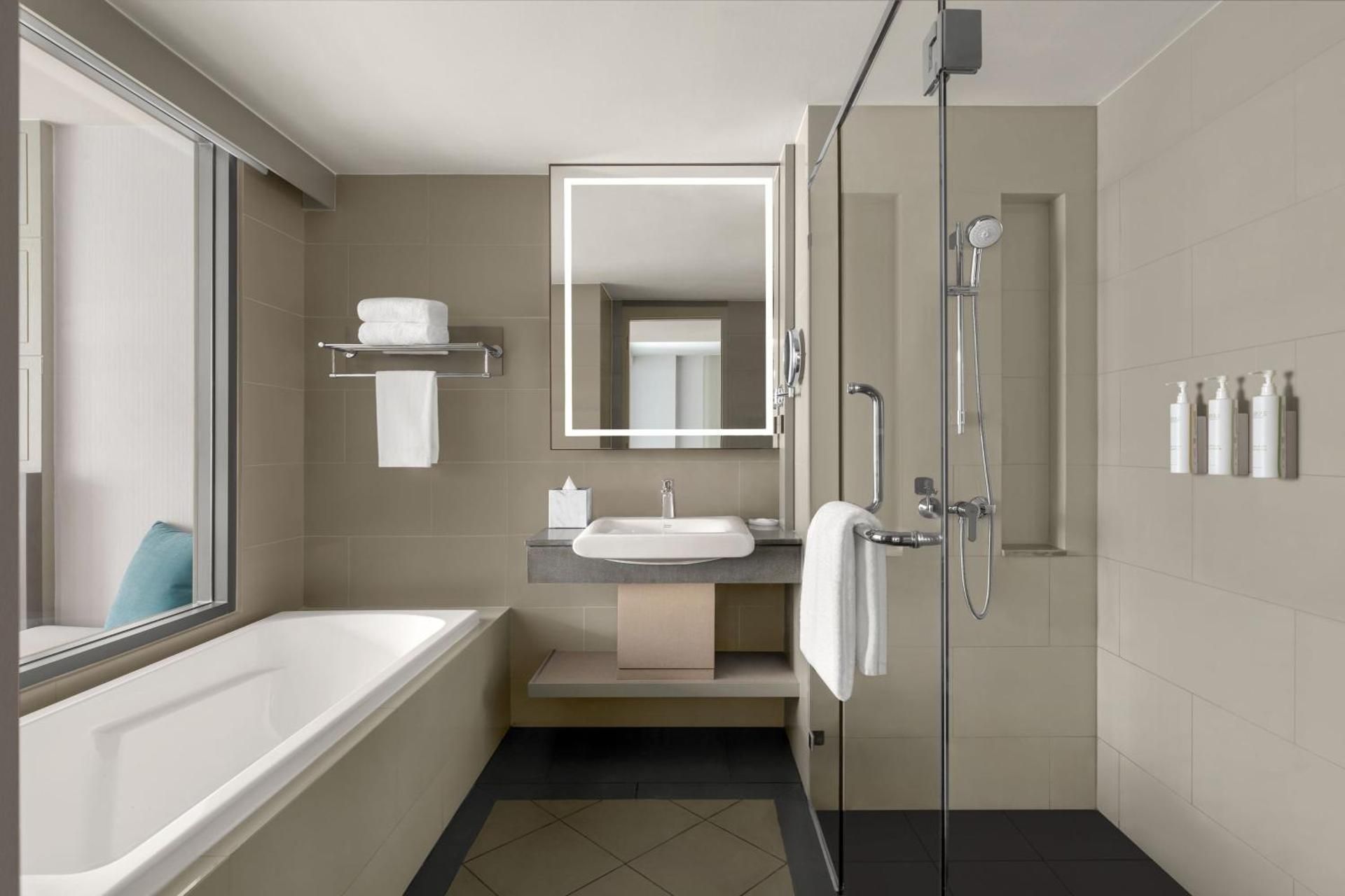 undefined Courtyard by Marriott Bangkok Sukhumvit 20 8