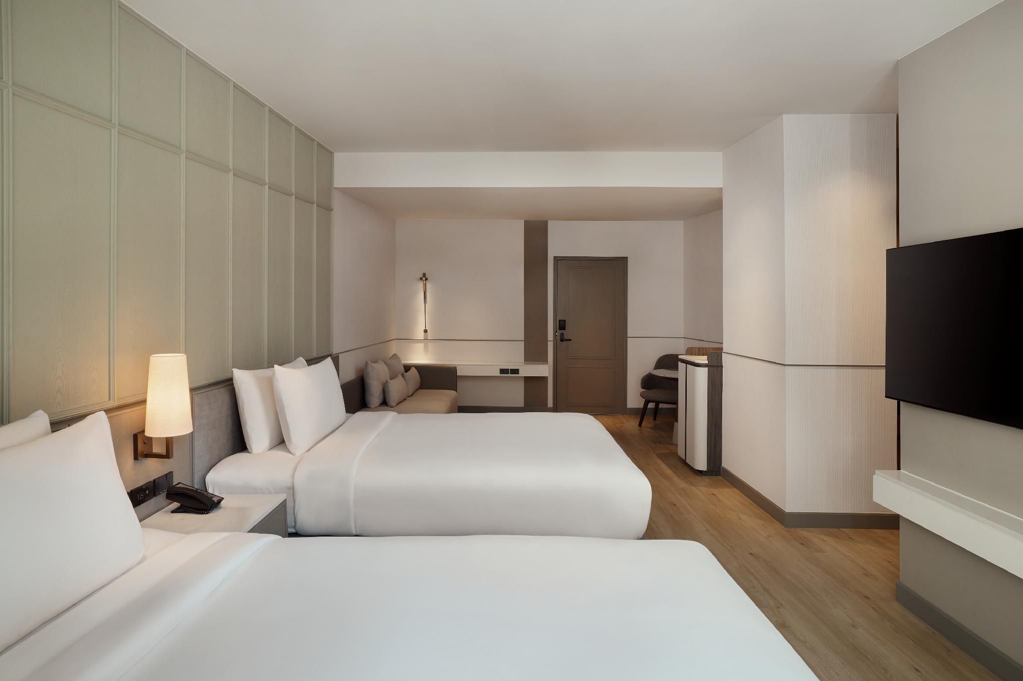 Studio Suite With Bathtub, Club Guest room, 2 Double