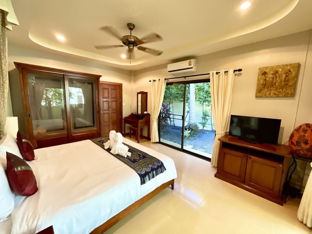 Coconut Paradise Holiday Villas 4 Bedrooms Private Pool 8