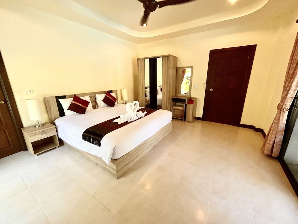 Coconut Paradise Holiday Villas 4 Bedrooms Private Pool