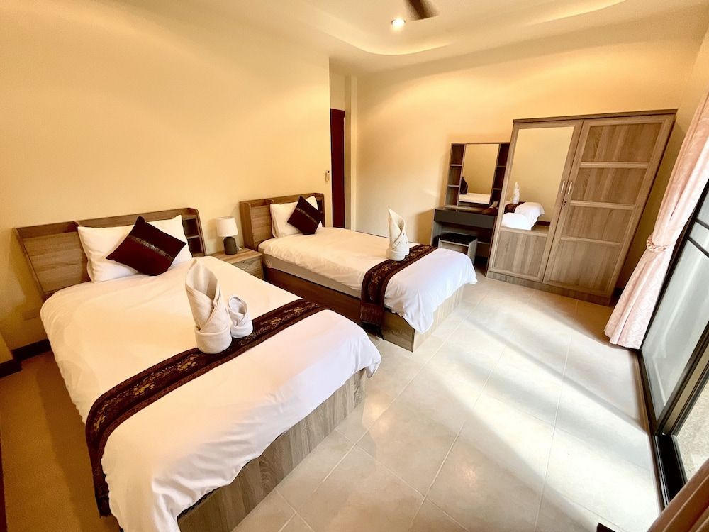 Coconut Paradise Holiday Villas 4 Bedrooms Private Pool 3