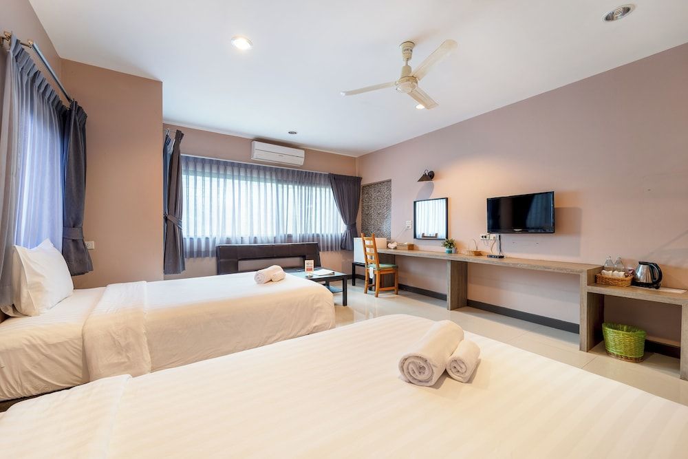Standard Twin Room