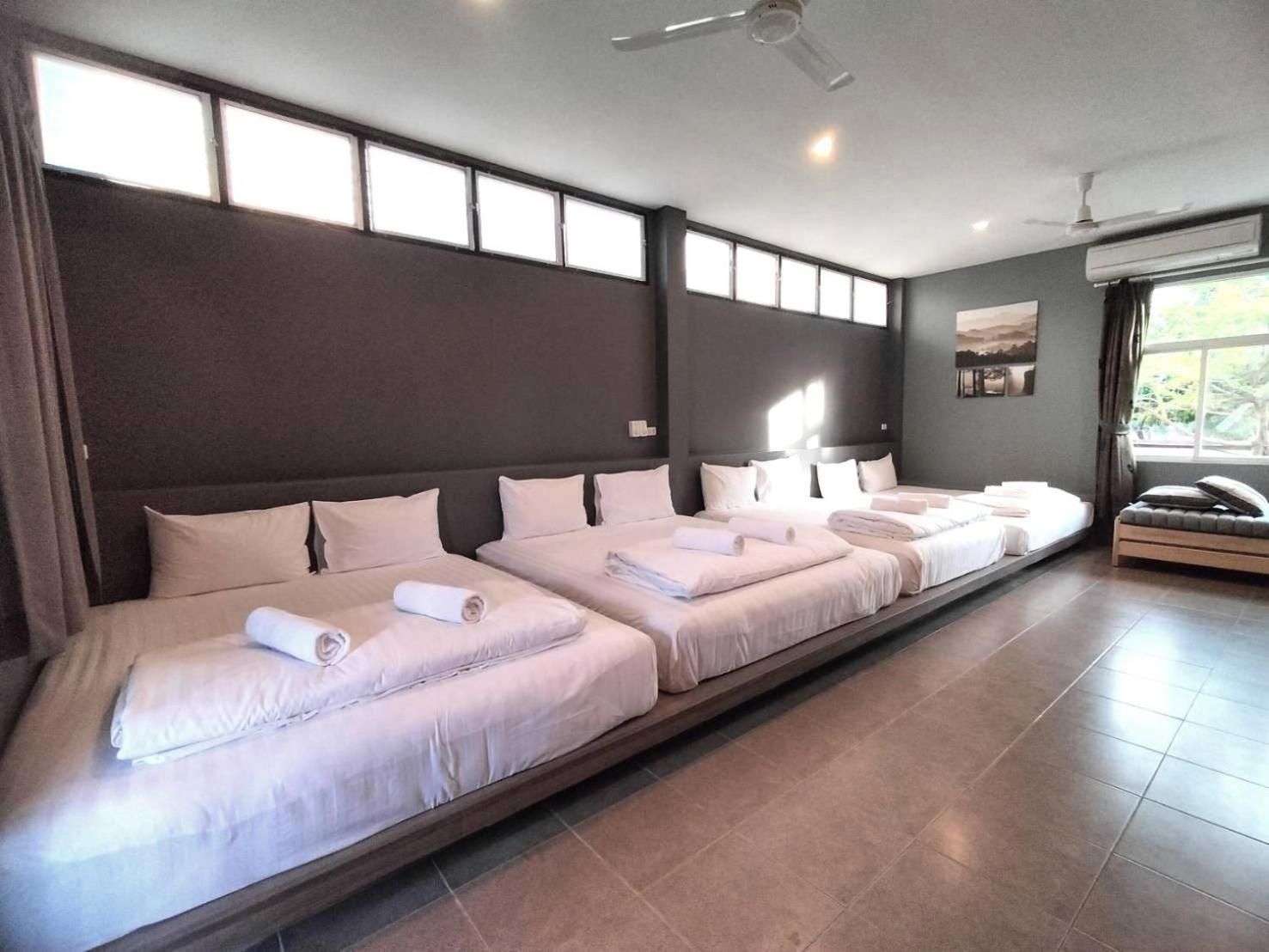 Family Room with Garden View
