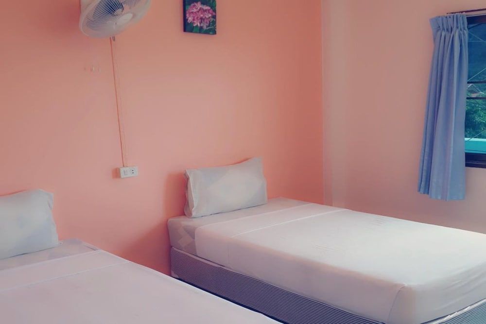 undefined Jinda Guesthouse 8
