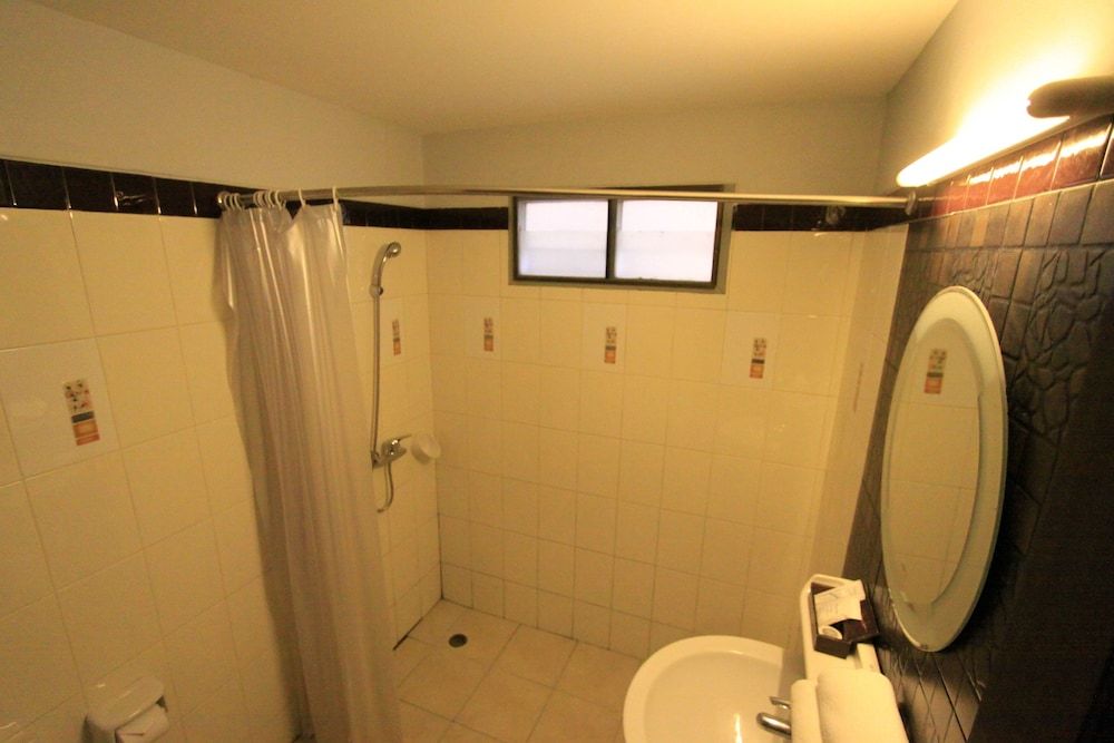 RangRong Hotel Standard Room with Balcony 12