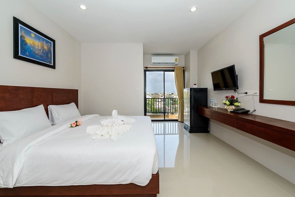 The Topaz Residence Standard Room 3