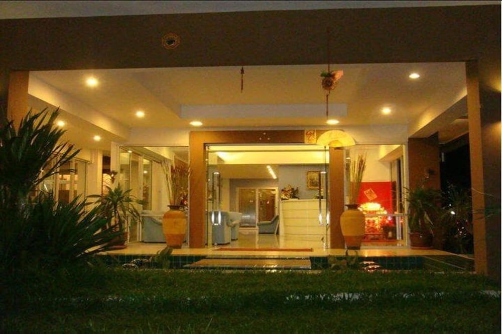 undefined The Sky Condo 3