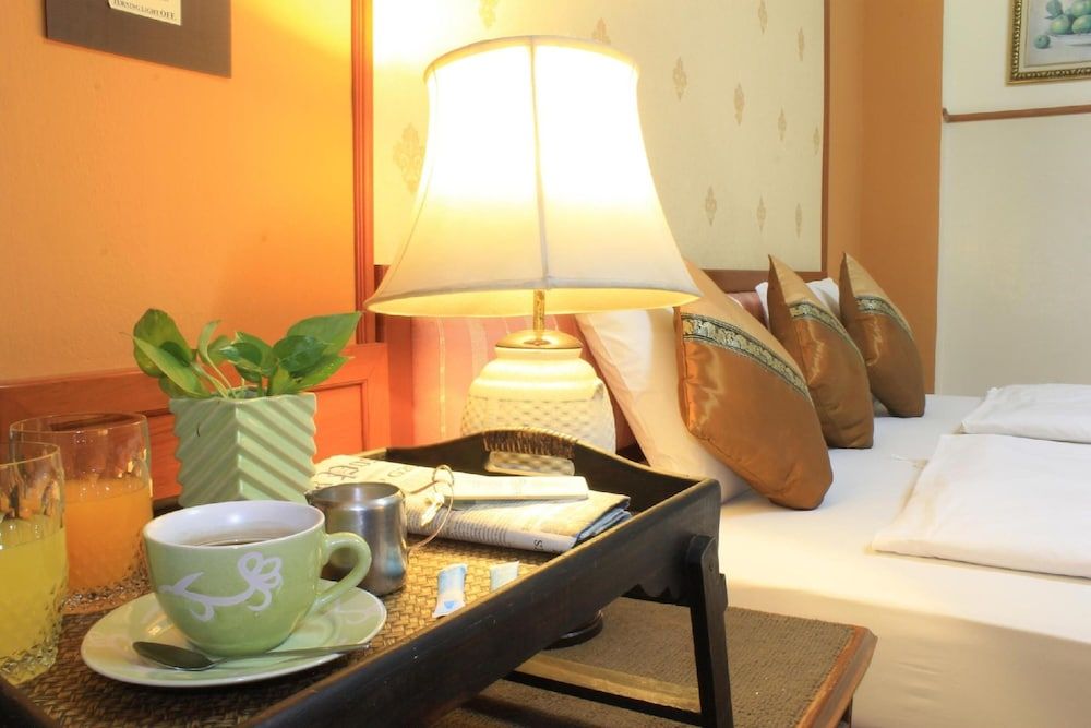 People Place Classic Hotel Deluxe Room, Balcony 10