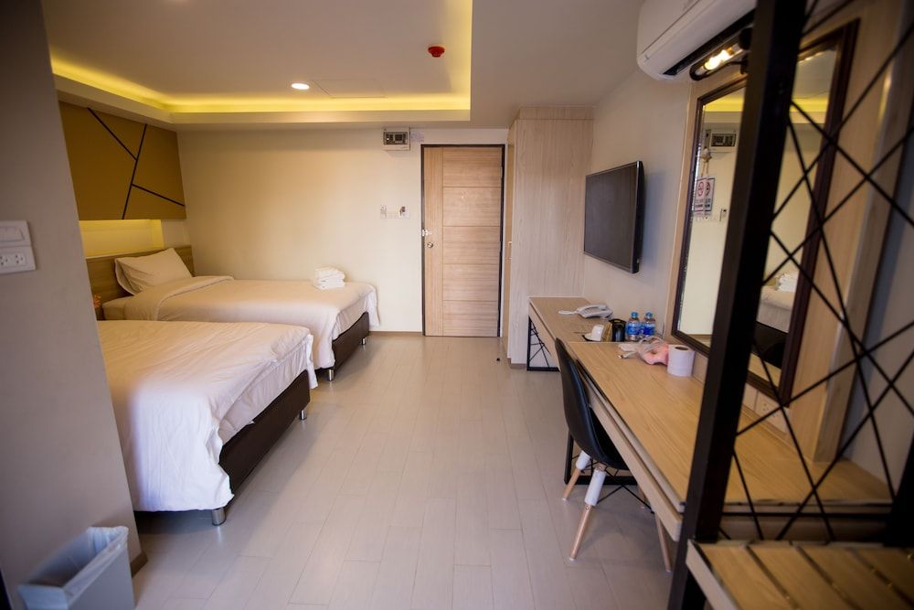 Tuck Me iN Twin Room 2