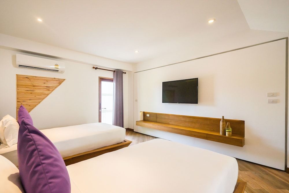 White Sand Samui Resort Deluxe Room 6