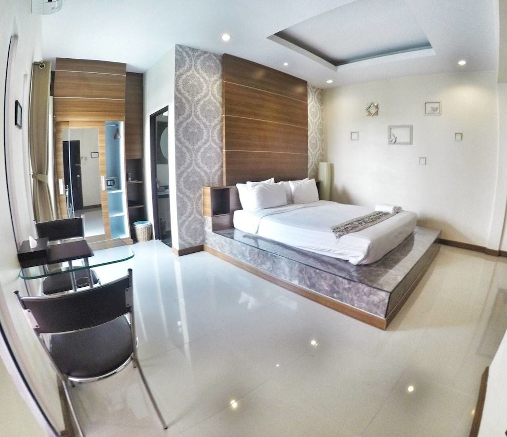 The Vista Pool Villa Deluxe Pool Villa 2