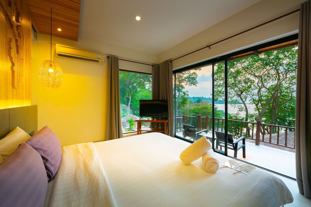 Siam Bay Resort Koh Chang Deluxe Villa, 1 Double Bed, Sea View 5