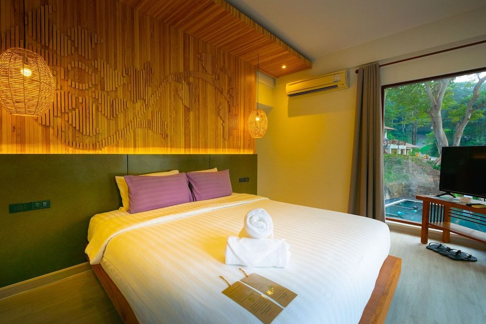 Siam Bay Resort Koh Chang Deluxe Villa, 1 Double Bed, Sea View 3
