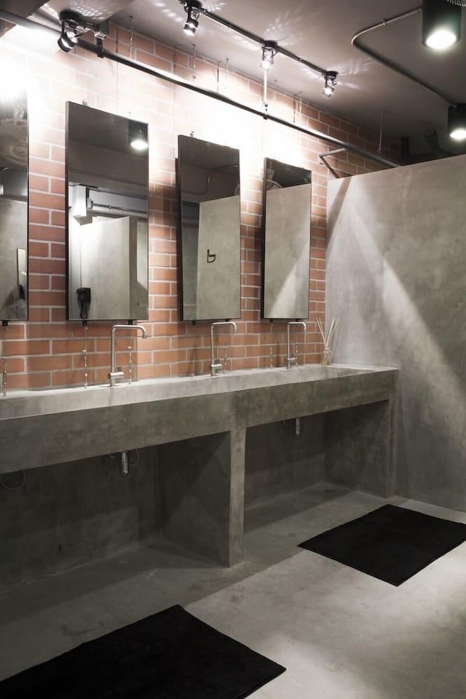 Bed Station Hostel Shared Dormitory, Women only (6 Bed) 13