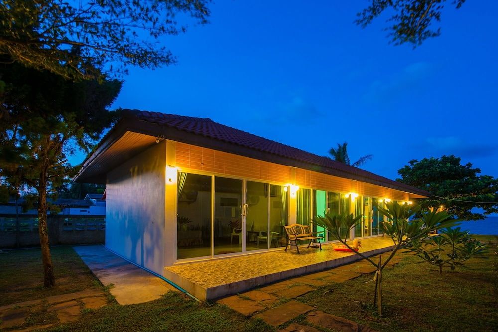 Starlight Beach Resort Chumphon