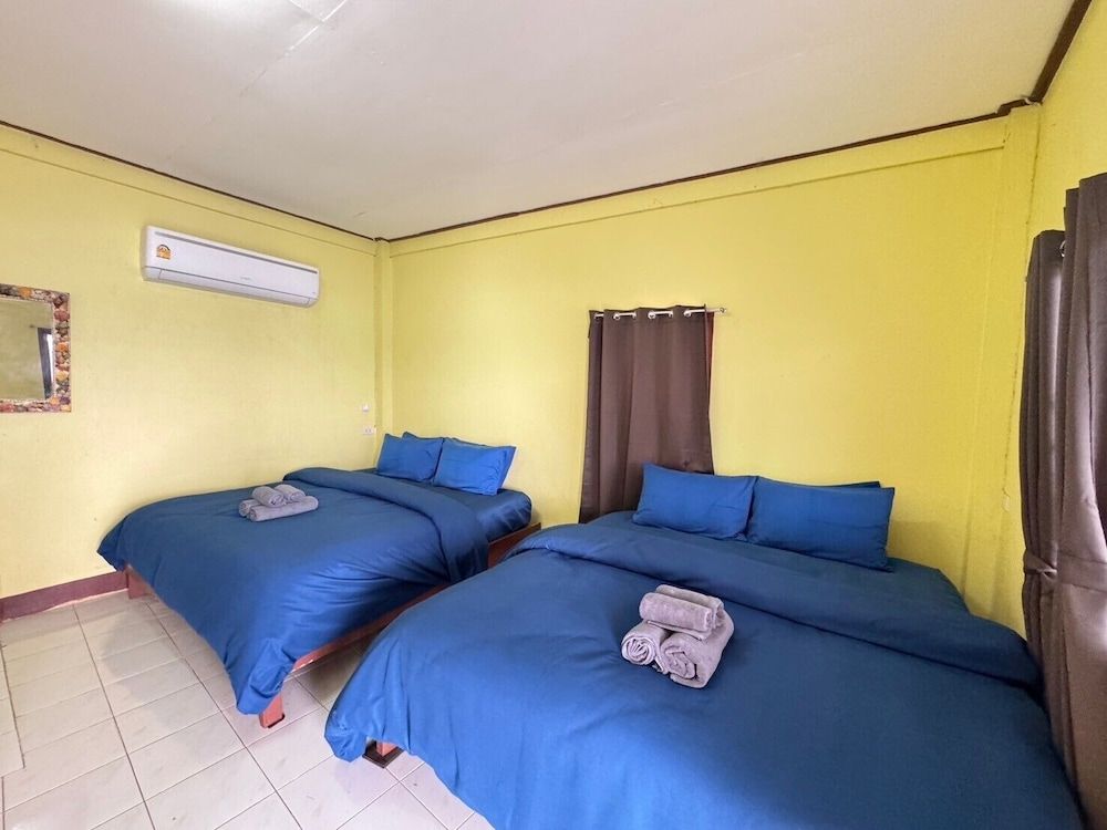 Rimtalay Resort Koh Si Chang Family Bungalow 3