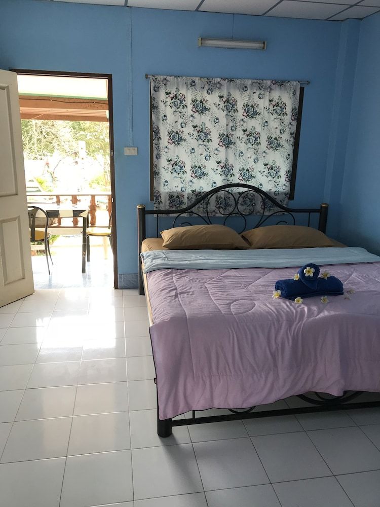 Rimtalay Resort Koh Si Chang Standard Room