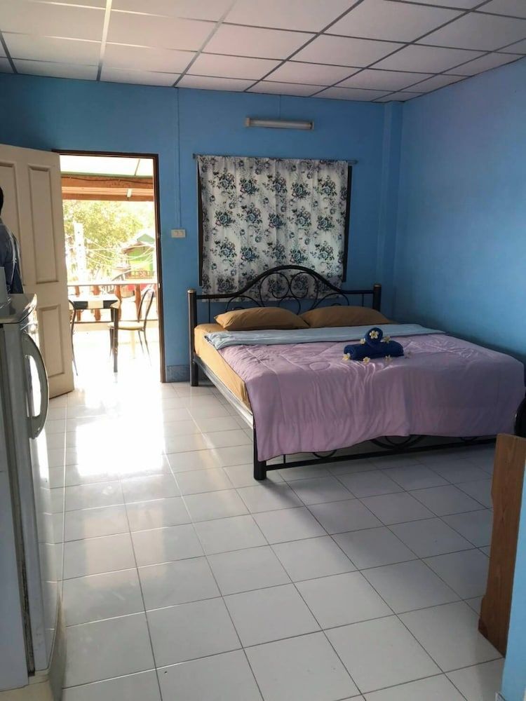 Rimtalay Resort Koh Si Chang Standard Room 2