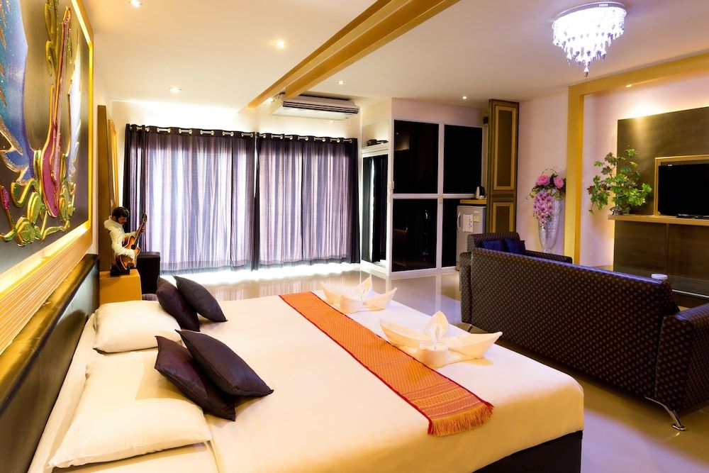 Marble Garden View Pattaya Deluxe Room 12