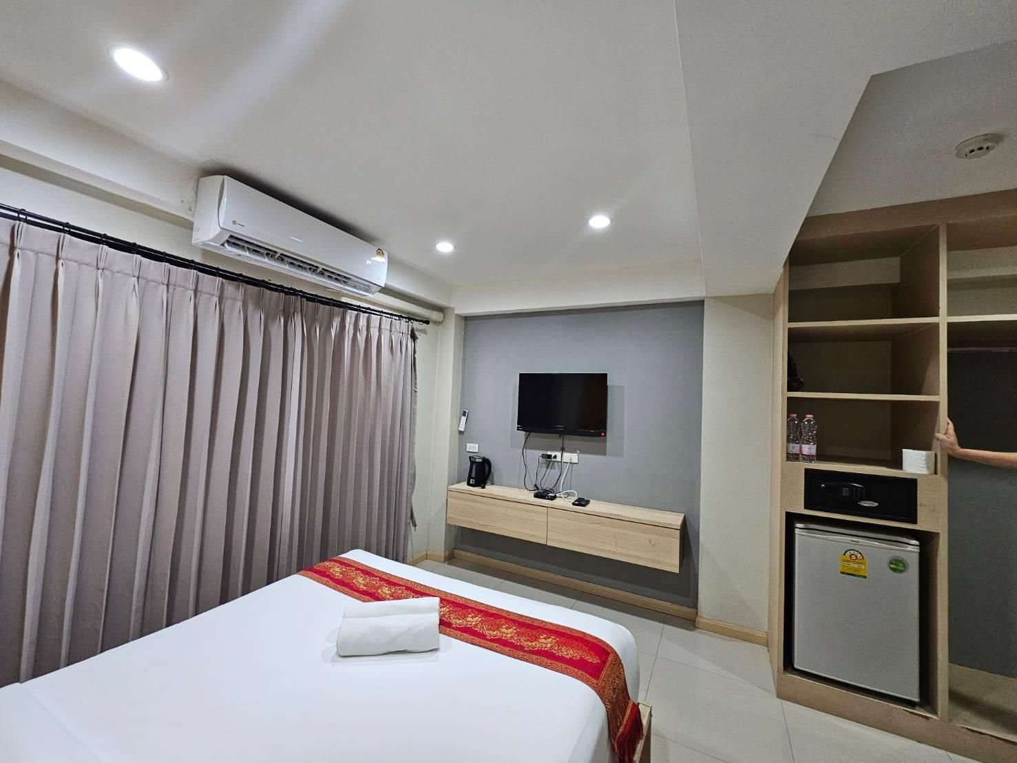 undefined La Porte Bangkok Hotel 3