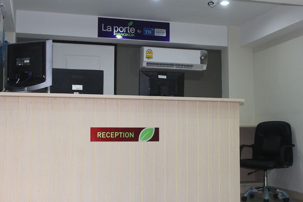 undefined La Porte Bangkok Hotel 6