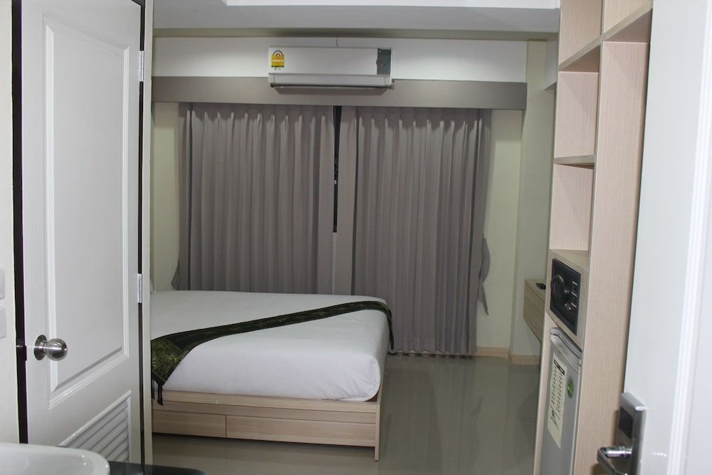 undefined La Porte Bangkok Hotel 10