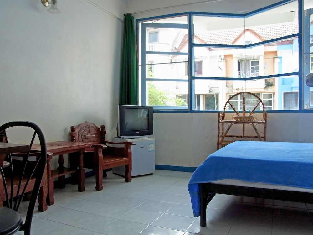 Niku Guesthouse Comfort Double Fan with Private Bathroom 4