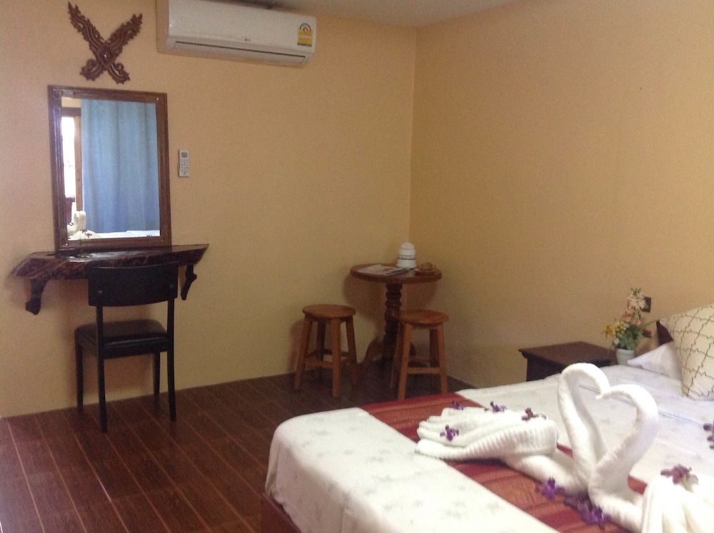 Ruan Mai Naiyang Beach Resort Standard Double Room 2