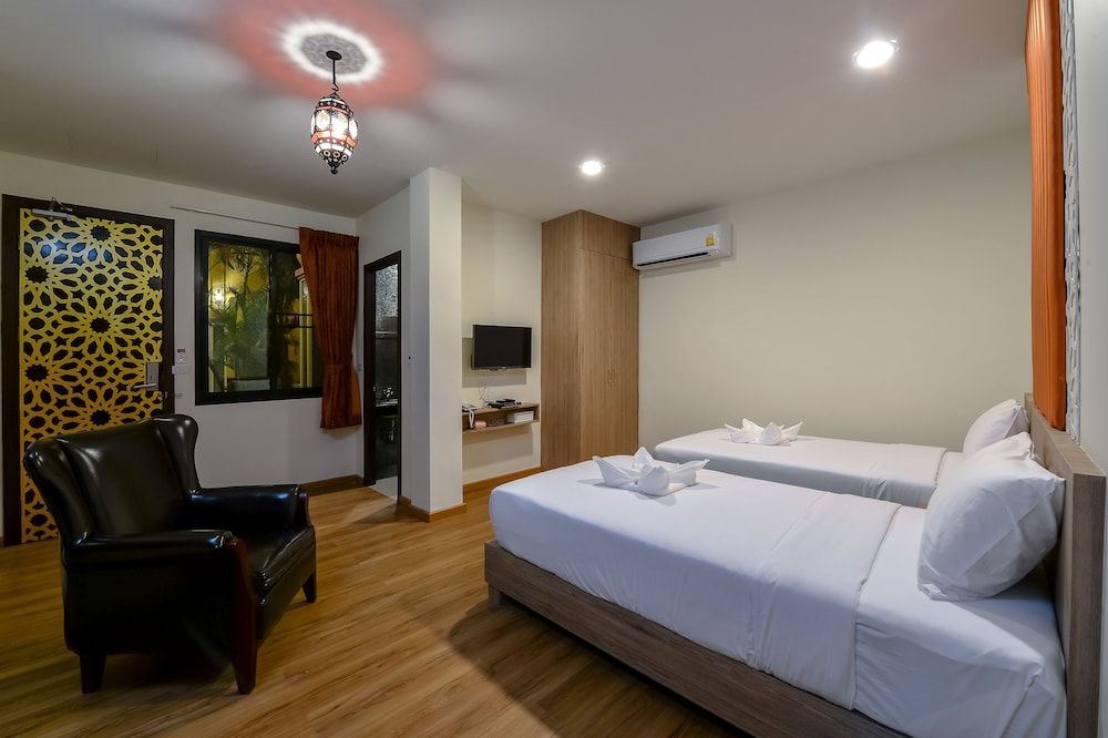 Deluxe Room (Double bed or Twin bed)