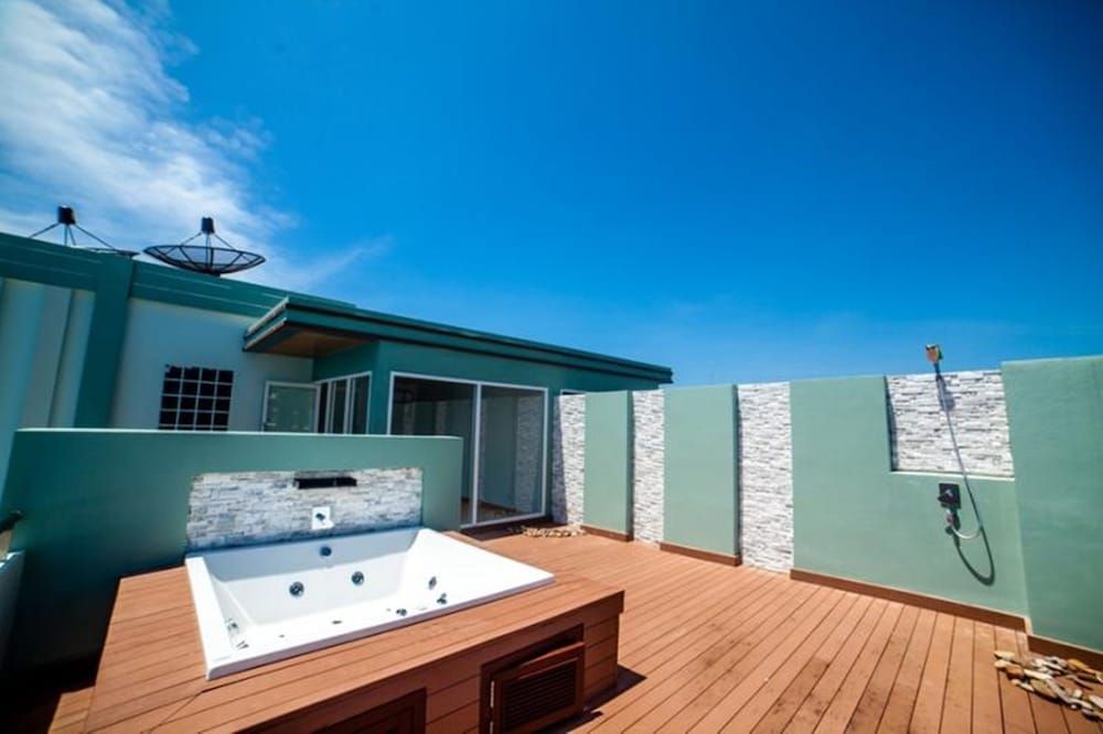 Jetted Tub