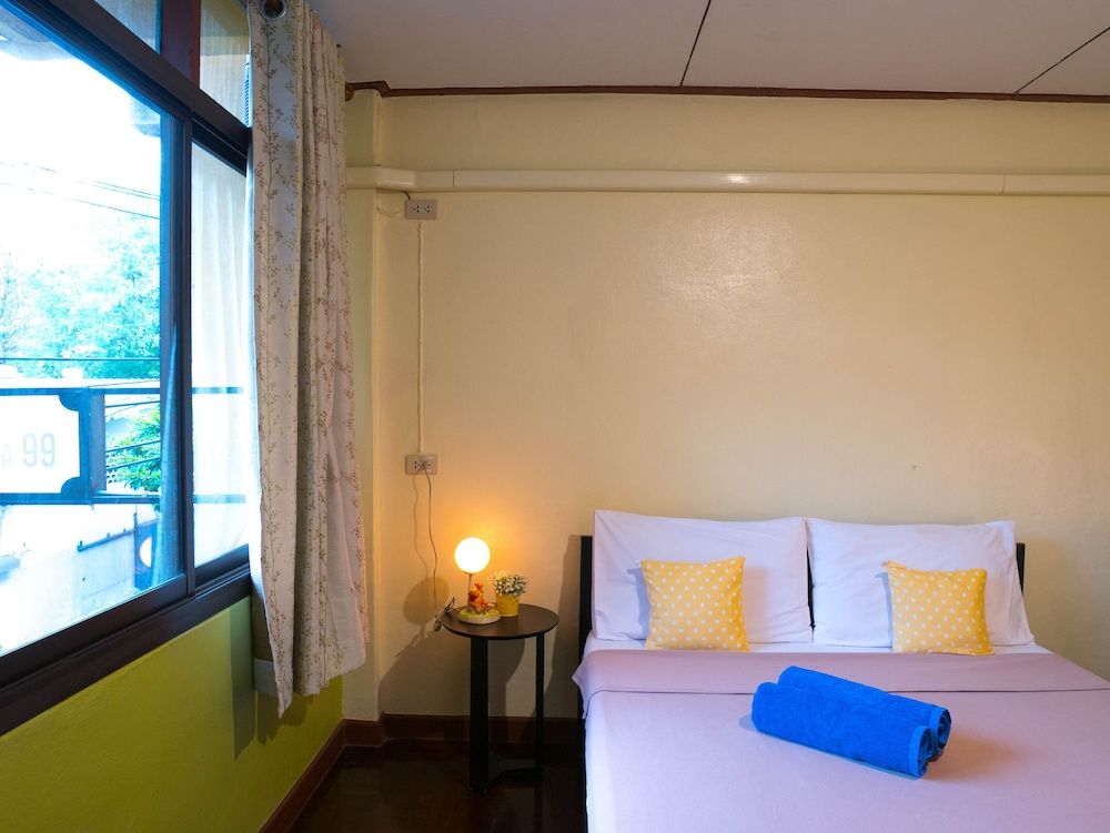 Chan Cha La 99 Hostel Basic Double Room with Private External Bathroom 2