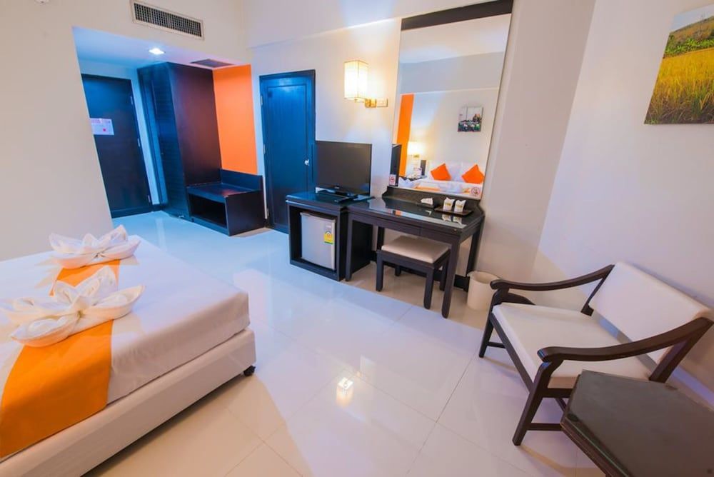 Asawann Hotel Superior Double Room 6