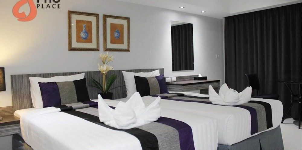 undefined Pho Place 8