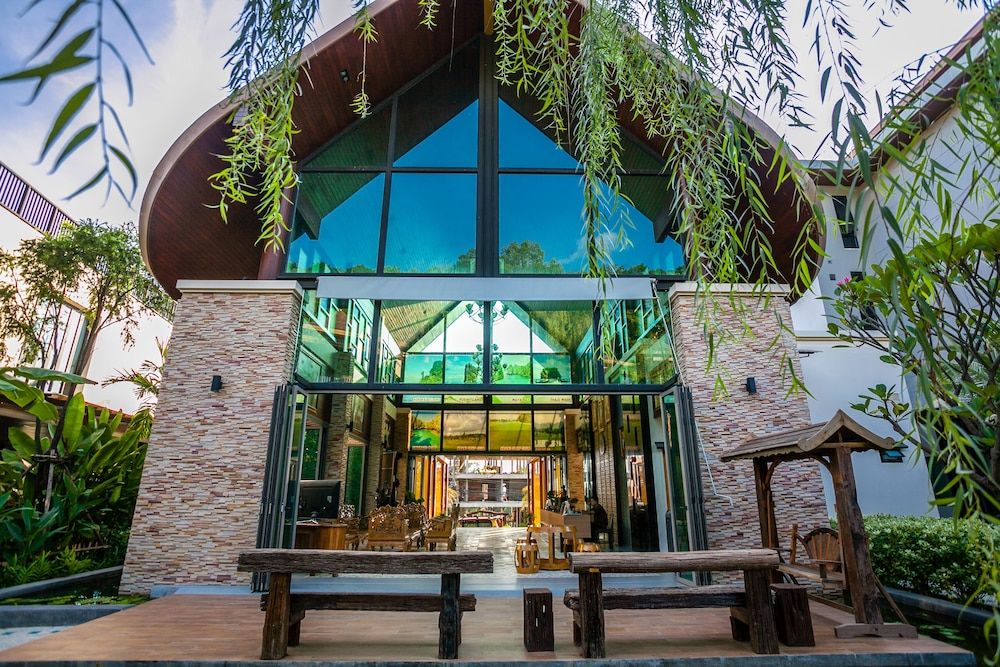 undefined HULA HULA RESORT l truly tropical and fun wellness 5