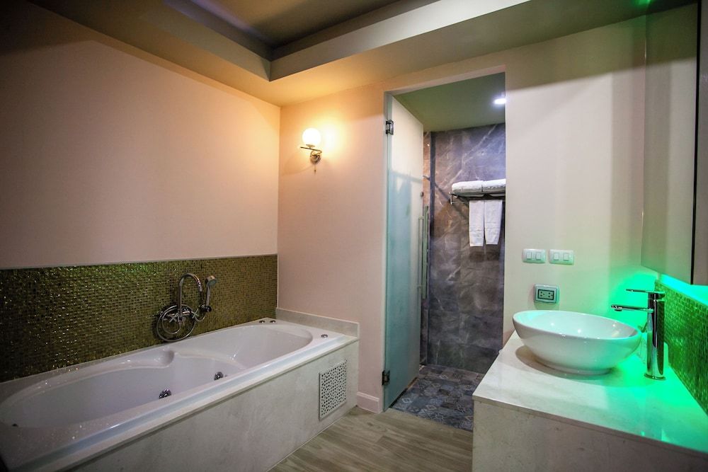 HULA HULA RESORT l truly tropical and fun wellness Signature Spa Villa 4