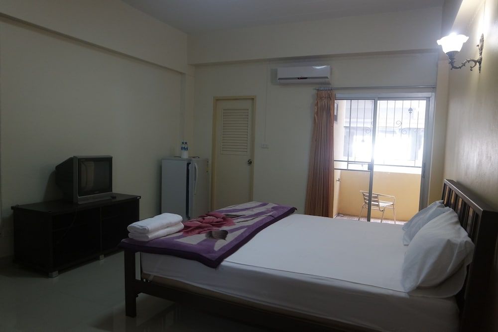 undefined Gino House 6