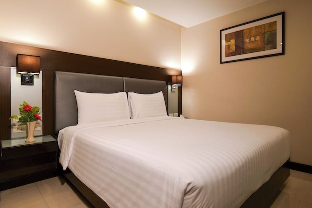 undefined The Prestige Nana