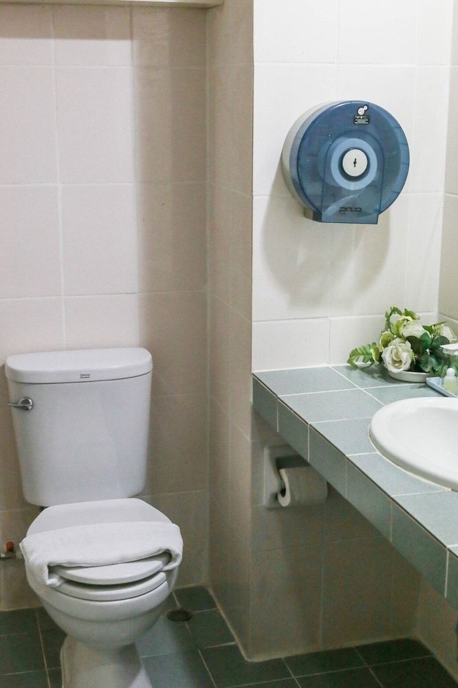 Green Palace Hotel Standard Room 9