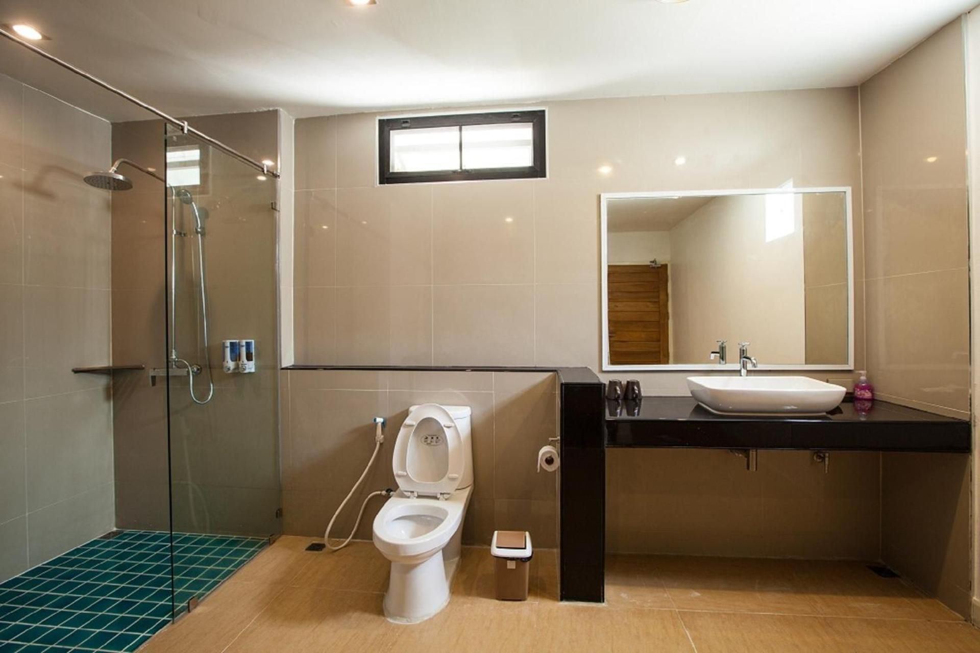 Beachfront Villa with Indoor Shower