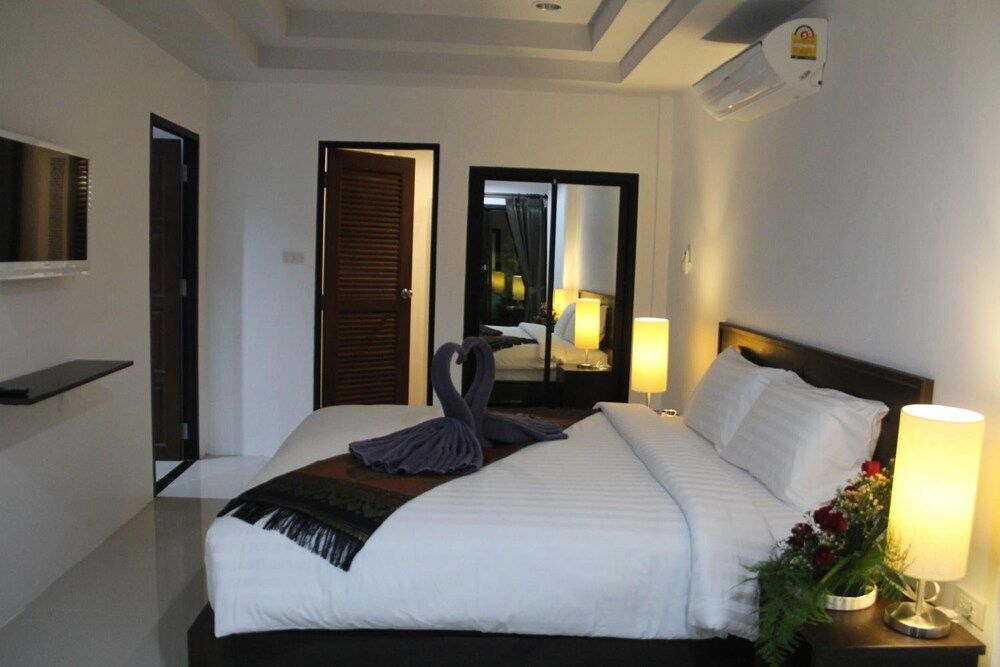 undefined The Seashore Kamala Service Apartment 9