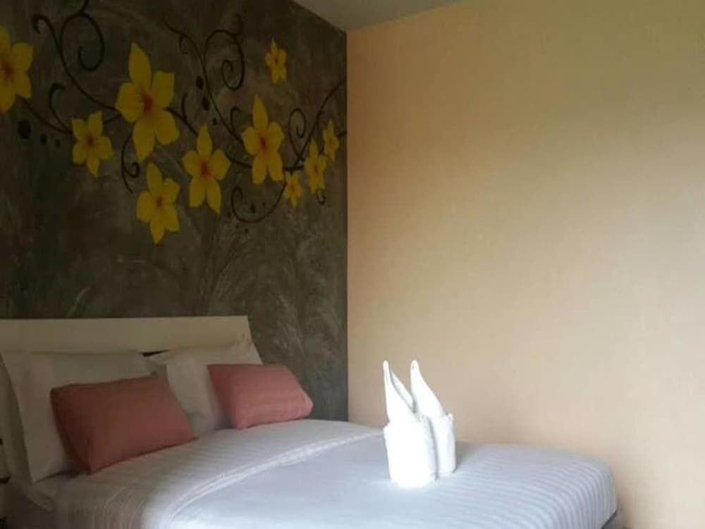 Nalin Place Ranong Standard Double Room with Air-Con 2
