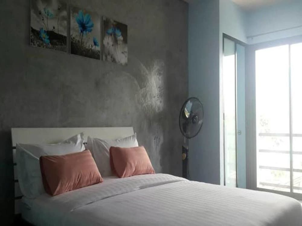 Nalin Place Ranong Standard Double Room with Air-Con