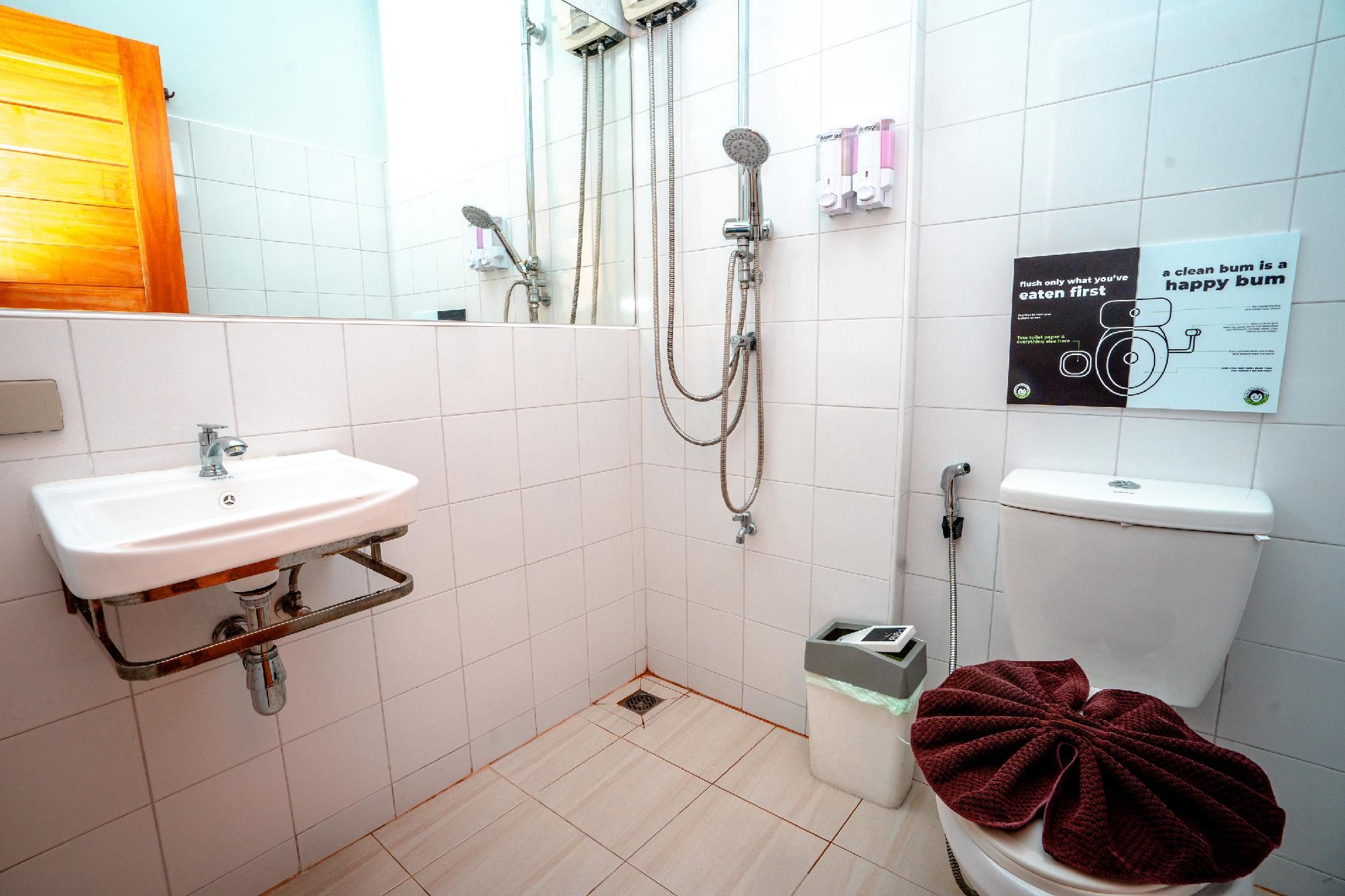 Mad Monkey Chiang Mai - Hostel Double Room Standard 2