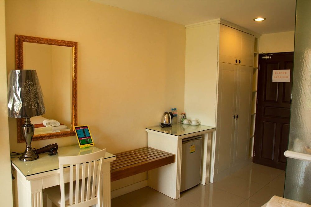 Sun Smile Resort Pattaya Triple Room 8