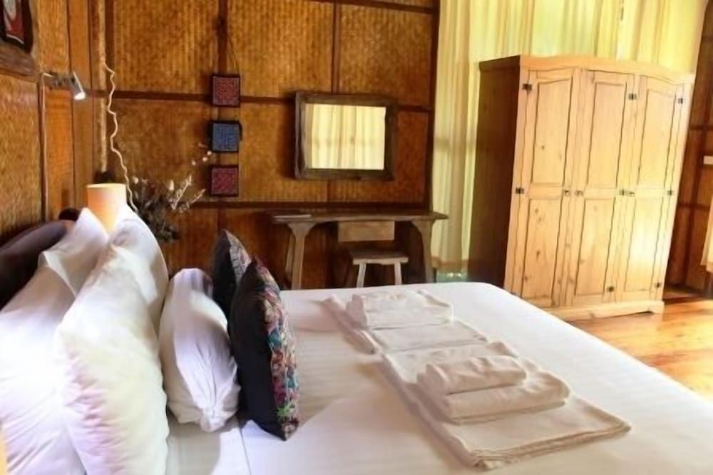 Amber Sands Beach Resort Superior Bungalow 2