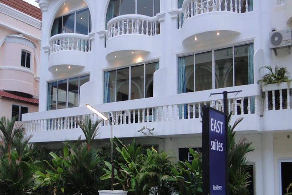 undefined East Suites 7