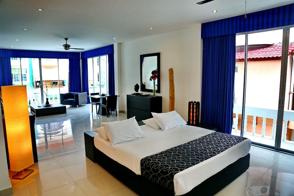 East Suites Master Suite 2