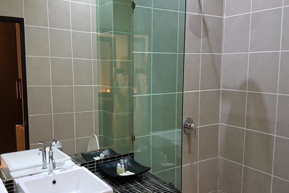 East Suites Superior Room 7