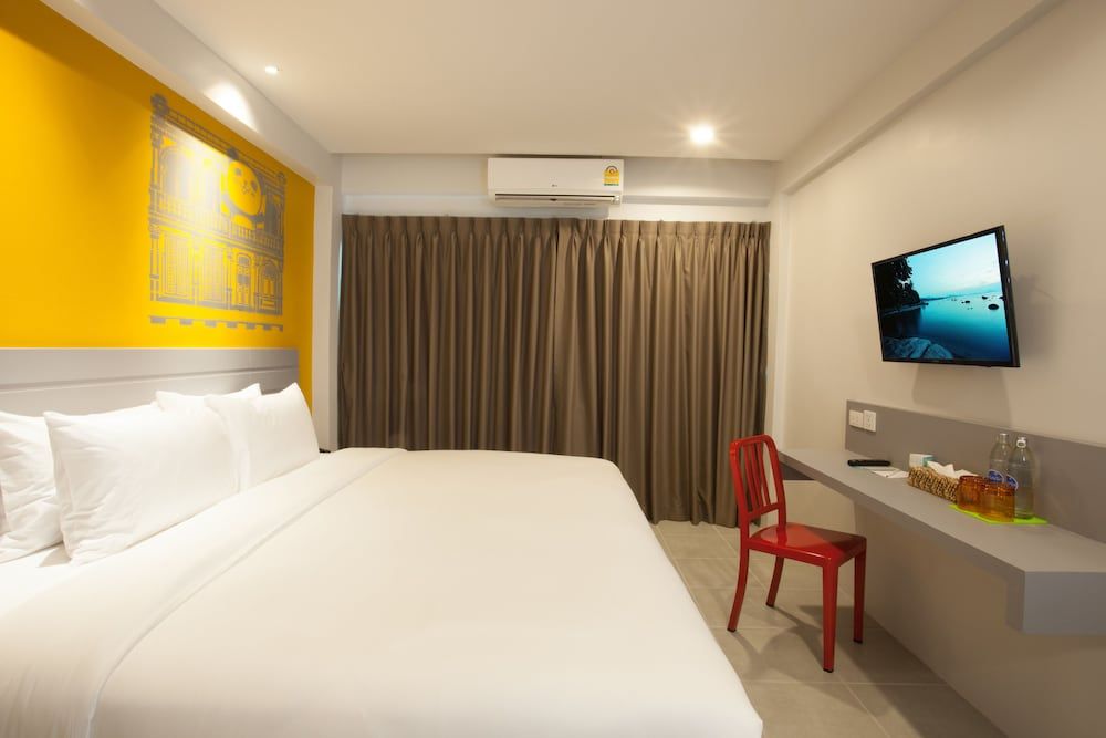 Recenta Style Phuket Town Standard Room, Non Smoking 6