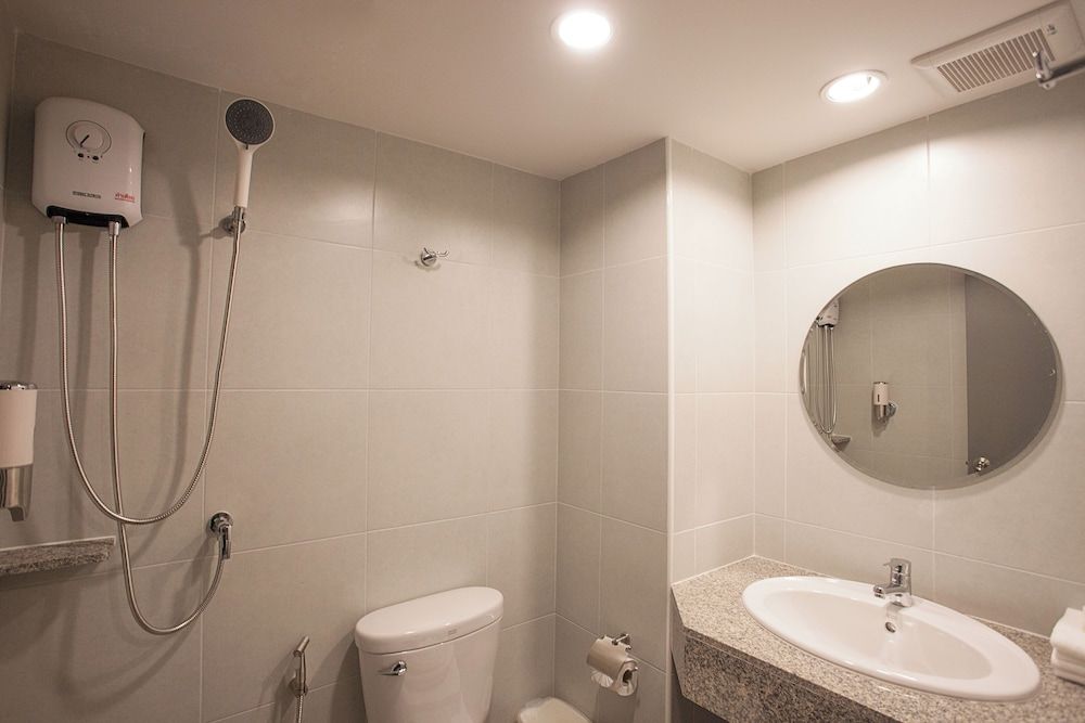Recenta Style Phuket Town Standard Room, Non Smoking 8